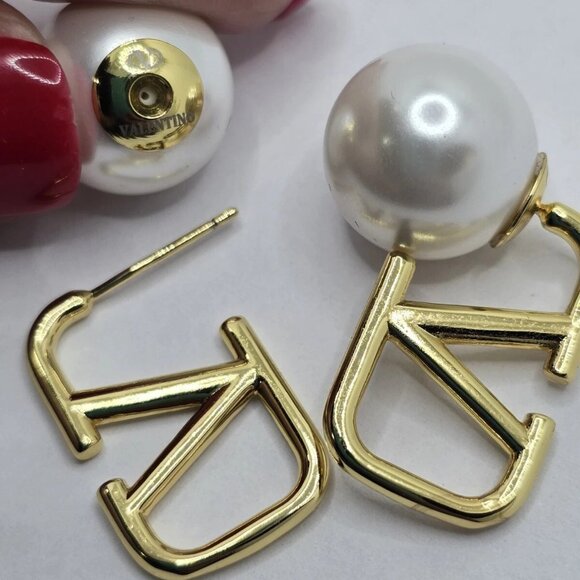 Valentino VLogo Signature Metal And Resin Earrings - Picture 9 of 11